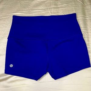 Lululemon boogie shorts 2” blue size 6
